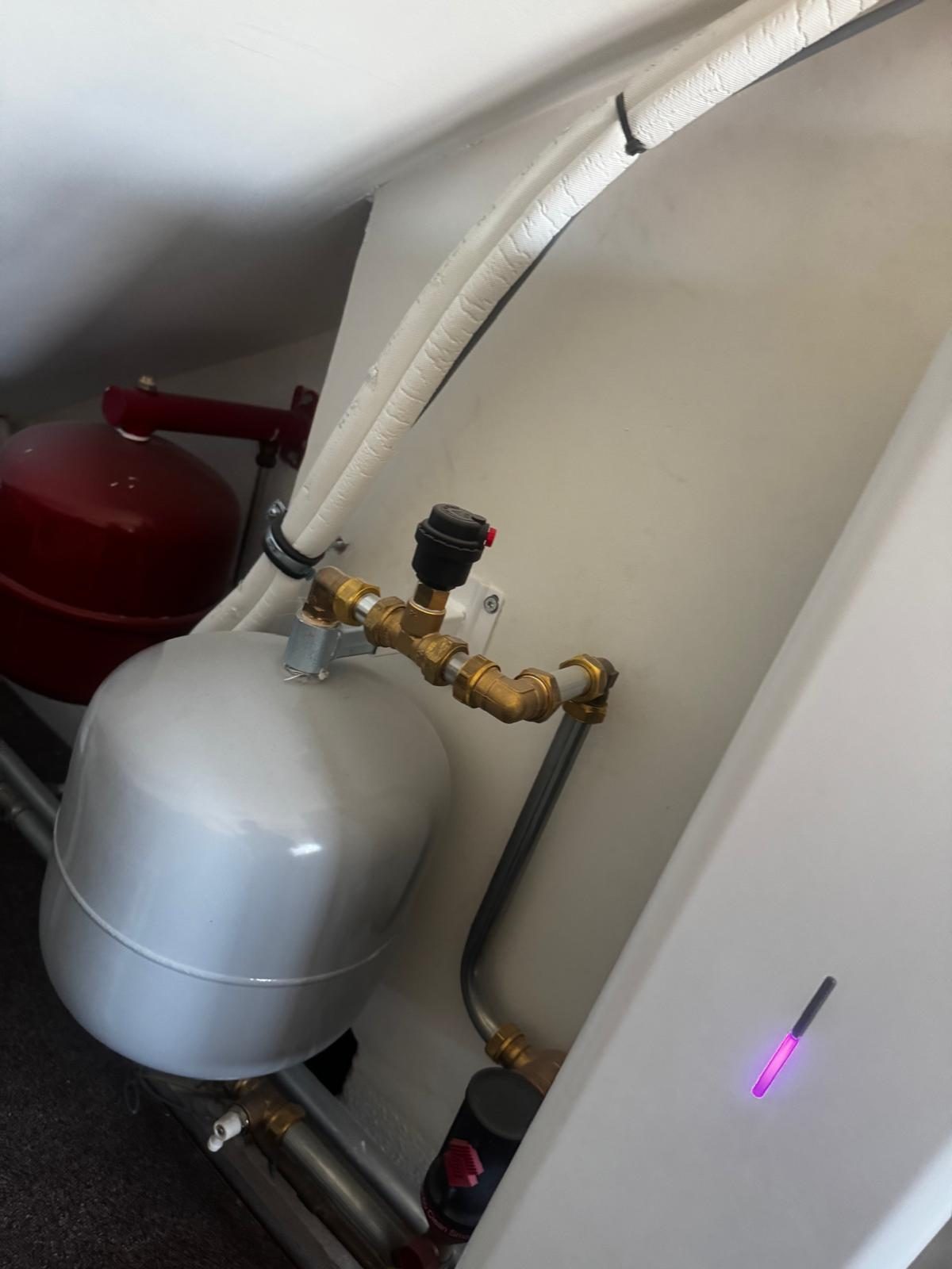 Expansievat in een installatieruimte