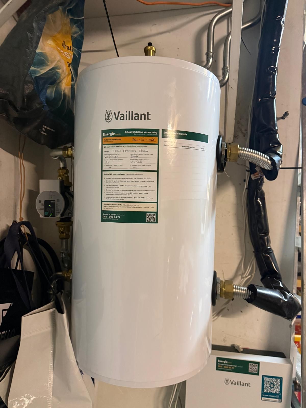 Vaillant-boiler van een warmtepompinstallatie